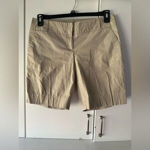 🤎 The Limited Shorts Size 8 Khaki Classic Flat Front Stretch